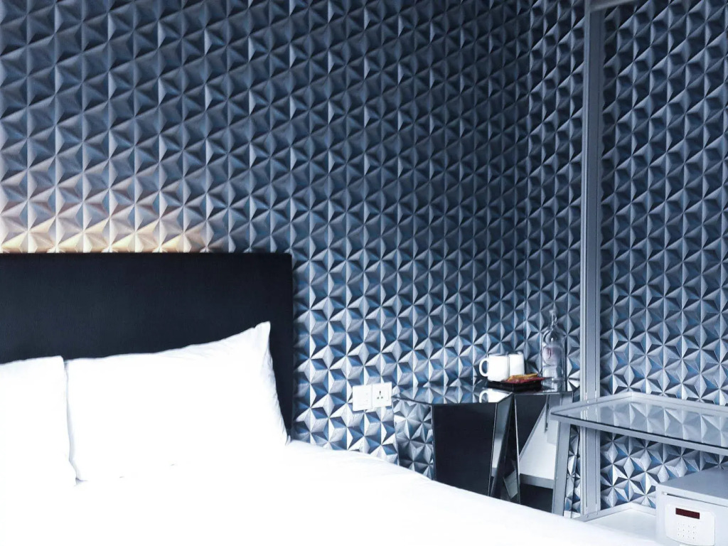 J Hotel