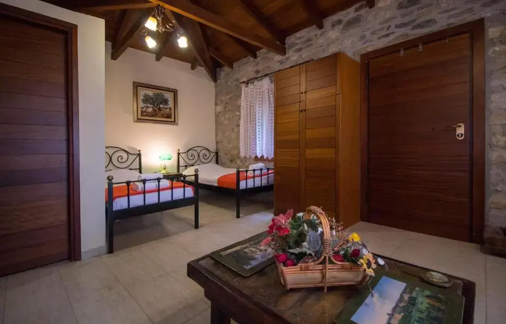 Laconian Collection 'Vilitsa At Parori'