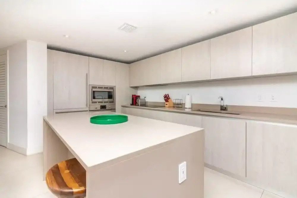 Hyde Beach Luxury -resort 1 Bedroom Apts by Redawning