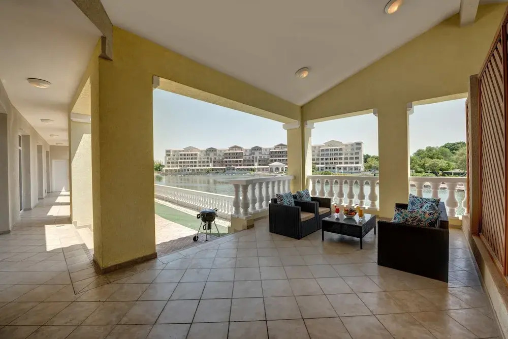 J5 Holiday Homes 3BR Apartment