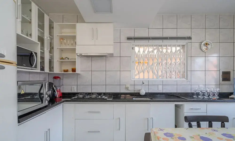 5BR Home w/ Pool in Penha Center Bsl190