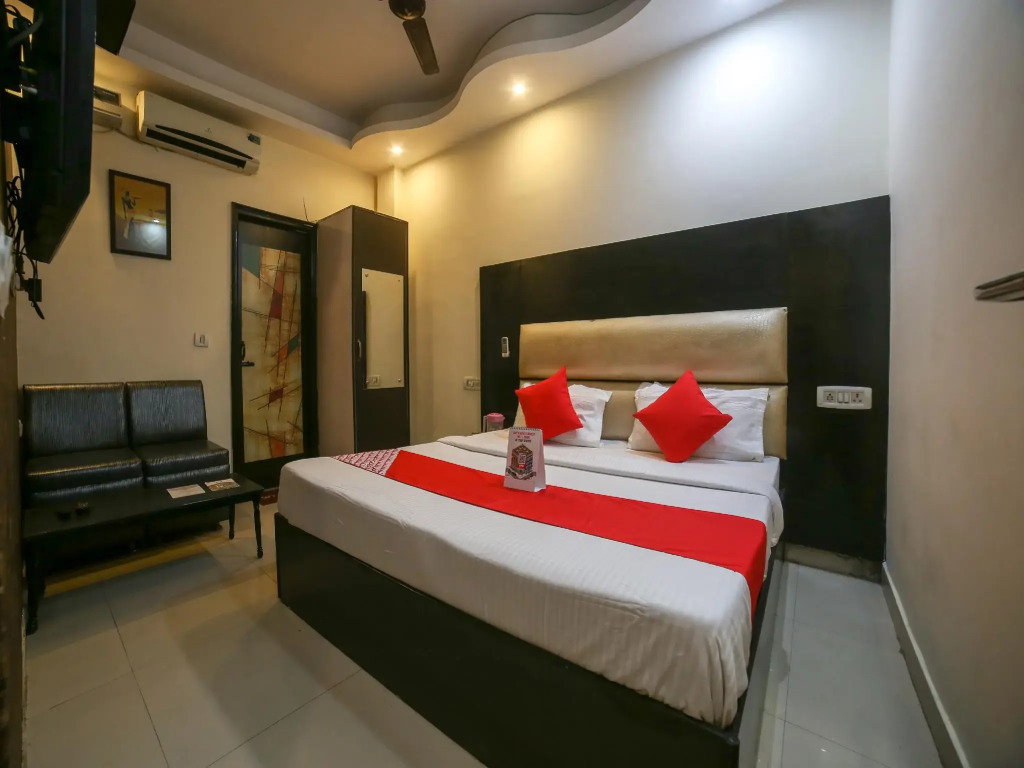 OYO 19875 Hotel West Delhi Inn
