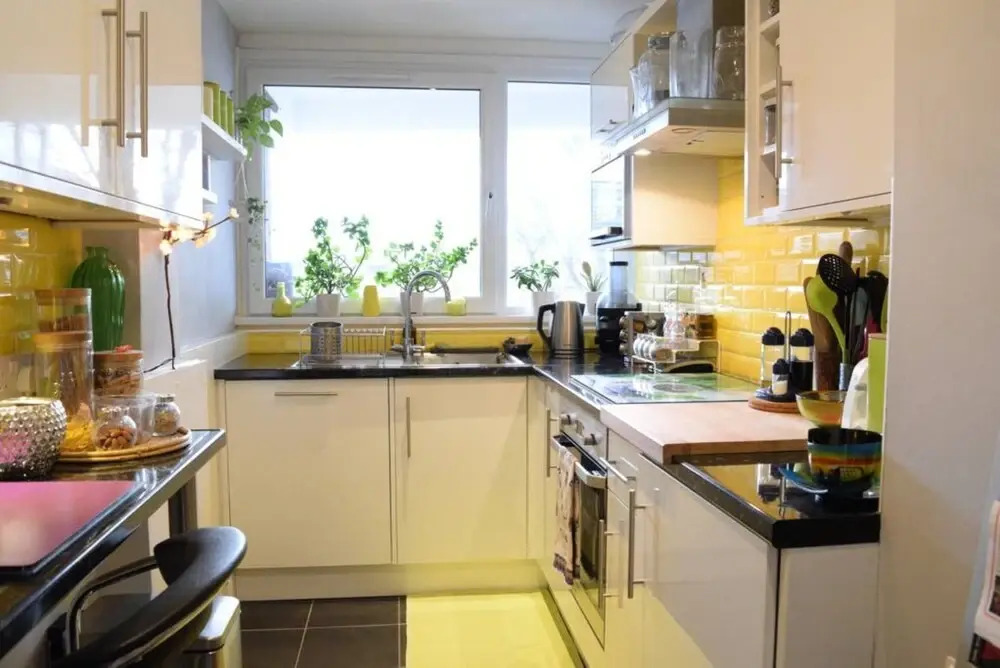 Contemporary 1 Bedroom Flat in Elephant & Castle With Balcony