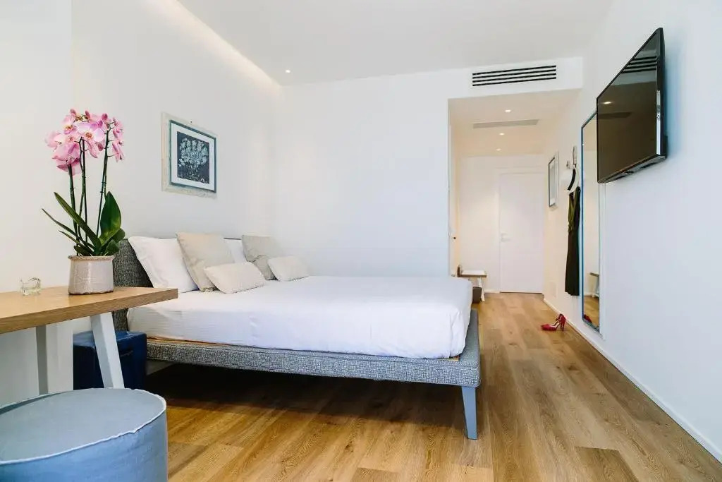 NUMA HOTEL