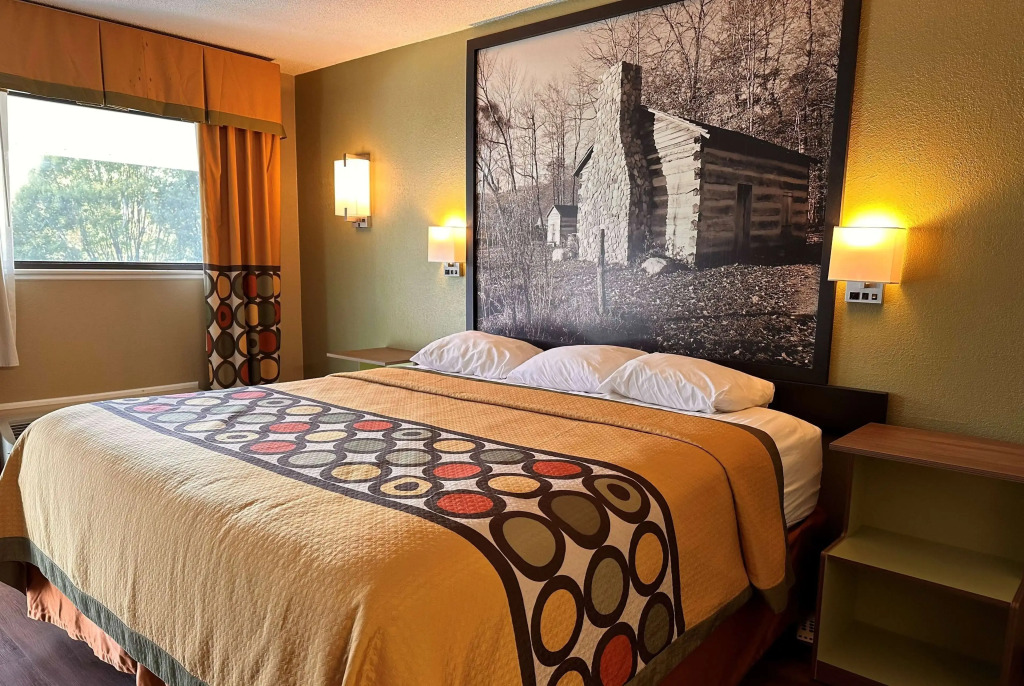 Super 8 by Wyndham Cincinnati/Springdale OH
