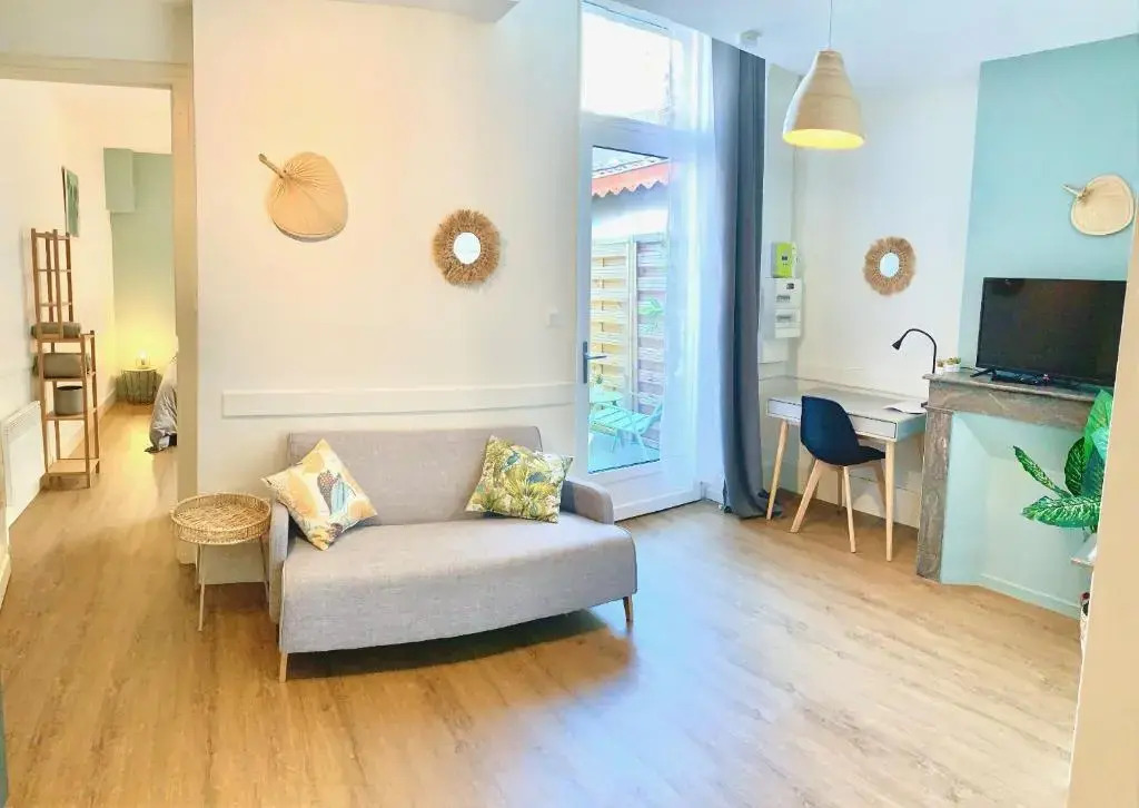 LE DUMON 2 - T2 avec GARAGE - TERRASSE - WiFi - Gare à 200m