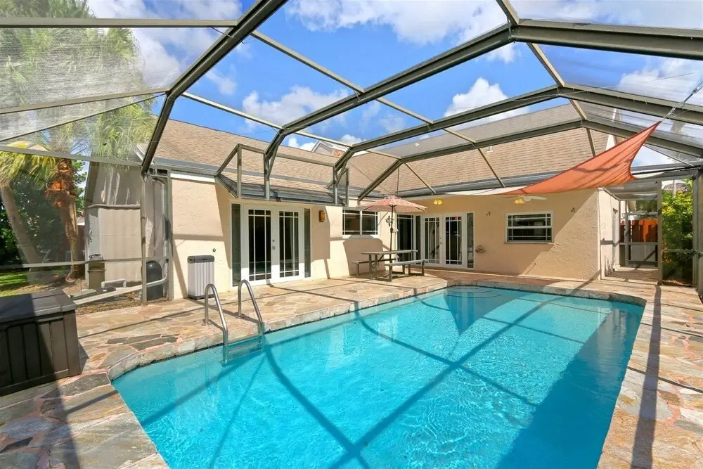 Golden Tropics 30 Minutes From Superbowl 2020 Pool Fenced Backyard