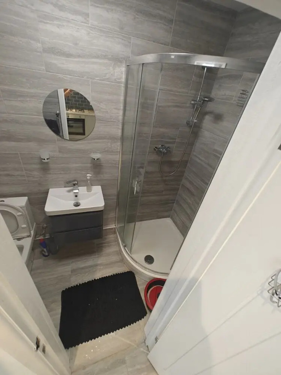 4-bed House in Southampton Ideal For Contractors