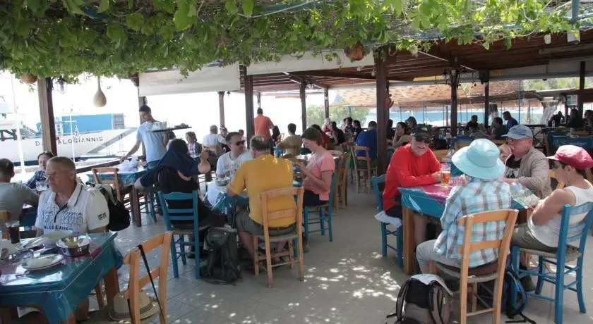 Paralia Rooms