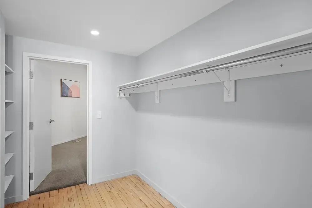 FRONTDESK 1014 Fifth Ave Apts Uptown Pittsburgh