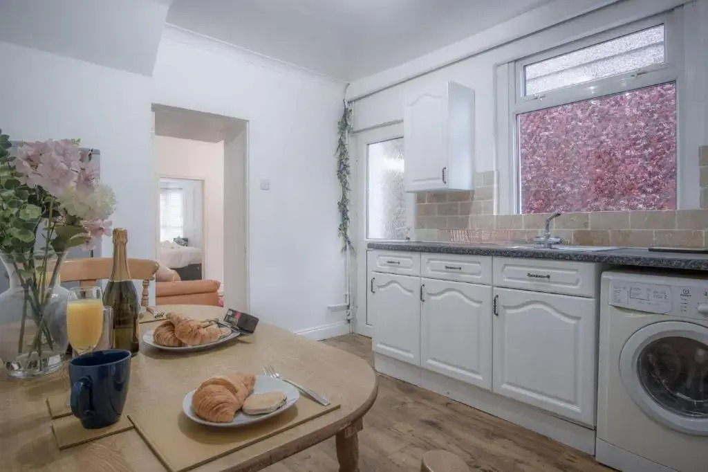Langland Road - 1 Bedroom Apartment - Mumbles