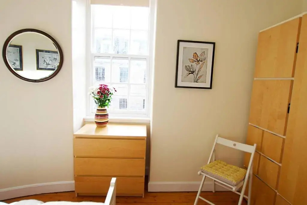 Bright and cosy 2BR Apt with workspace in New town, 5mins to Princes St