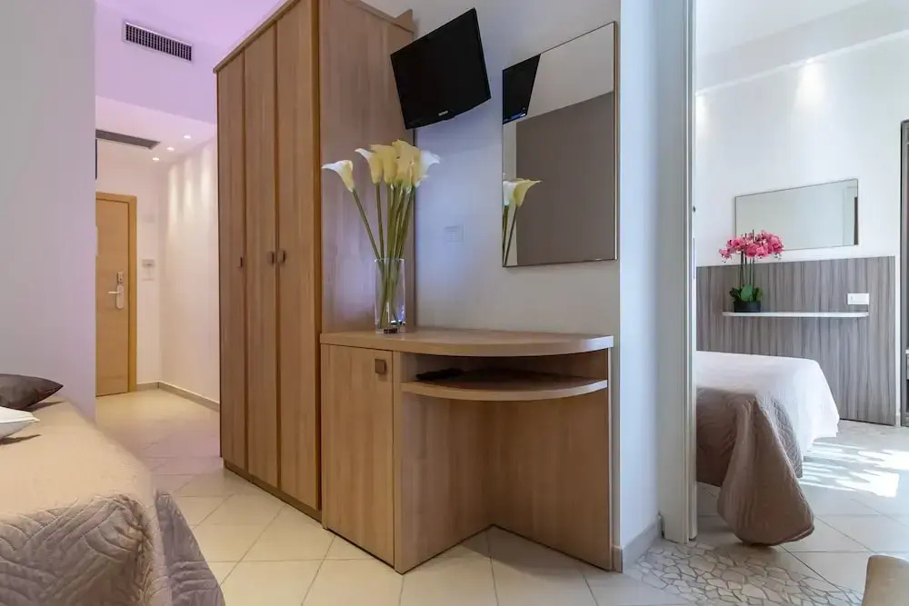 Hotel Mocambo Riccione CENTRALISSIMO AL MARE