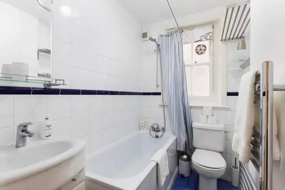 Charming 2 bed Apartment in Queen's Park W/garden