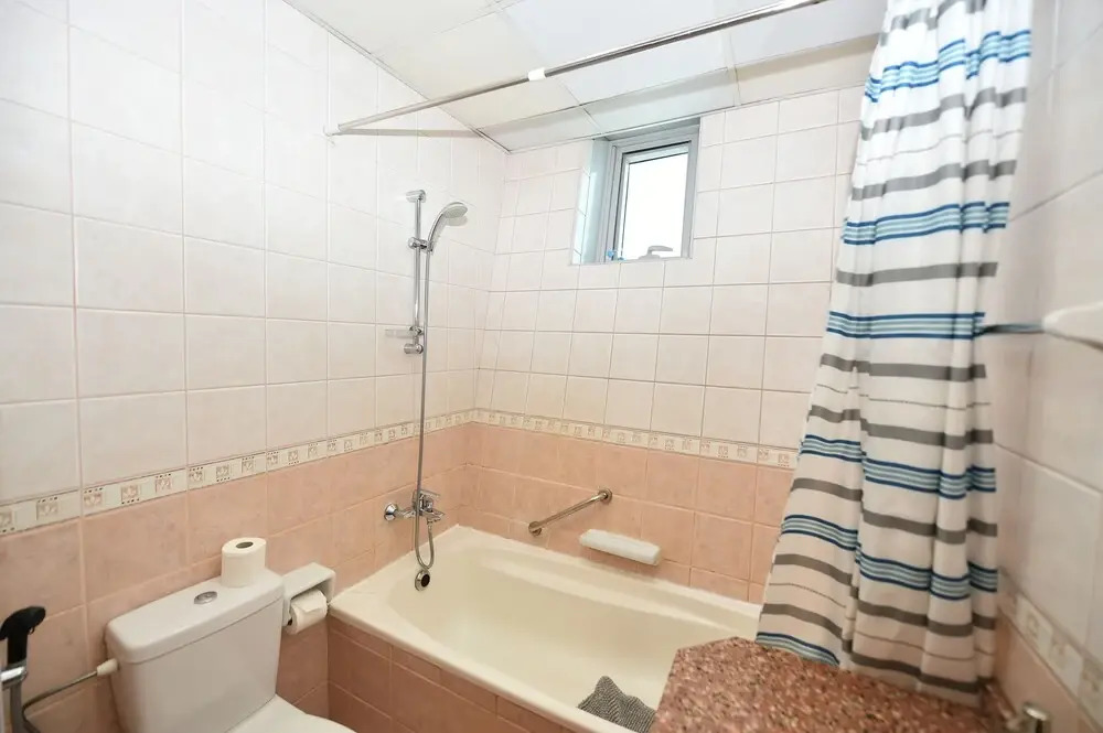 One Bedroom Apt. in JLT near Metro Station -AWD