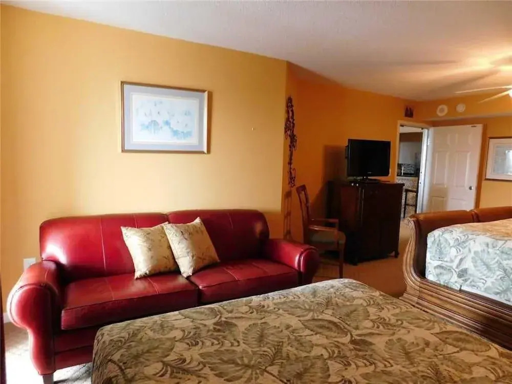 Yacht Club Villas #2-1005 3 Bedrooms 3 Bathrooms Condo