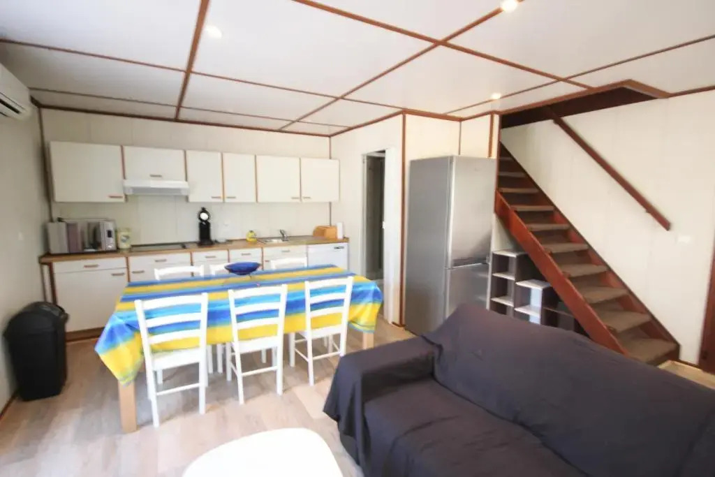 Belle villa de Vacances en angle climatisée, domaine TAMARIS, 4 chambres 7-9 couchages, Wifi, accès aux piscines payant, 900m de la mer LRTAMQ10