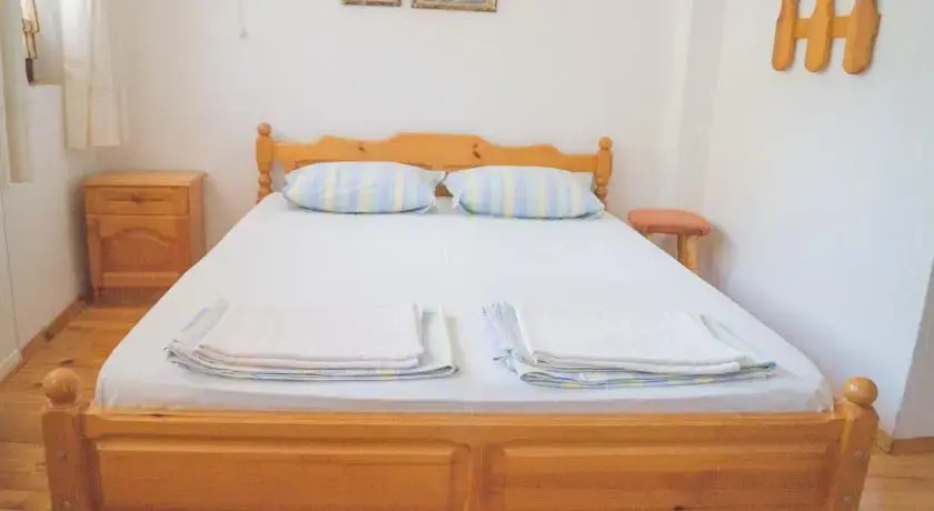 Tonis Guest House