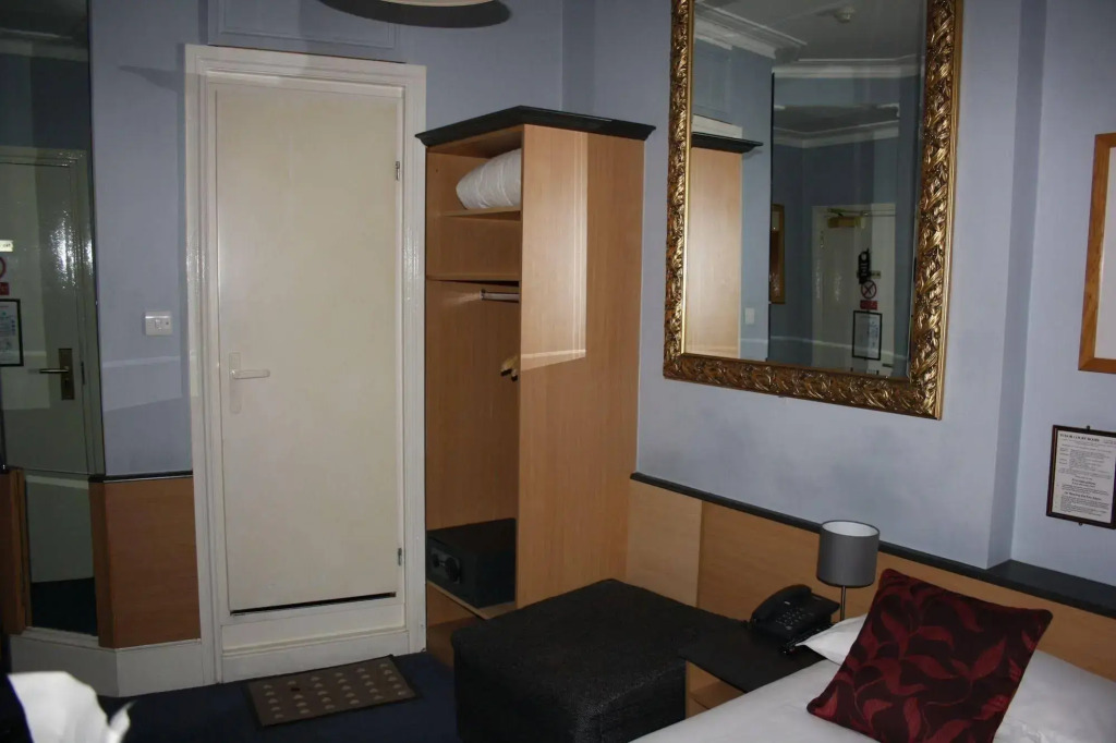 Tudor Court Hotel