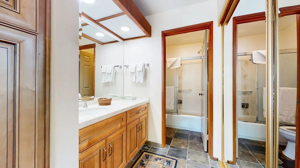 Aspen Creek #215 - Hot Tubs, Near Golf & Hiking