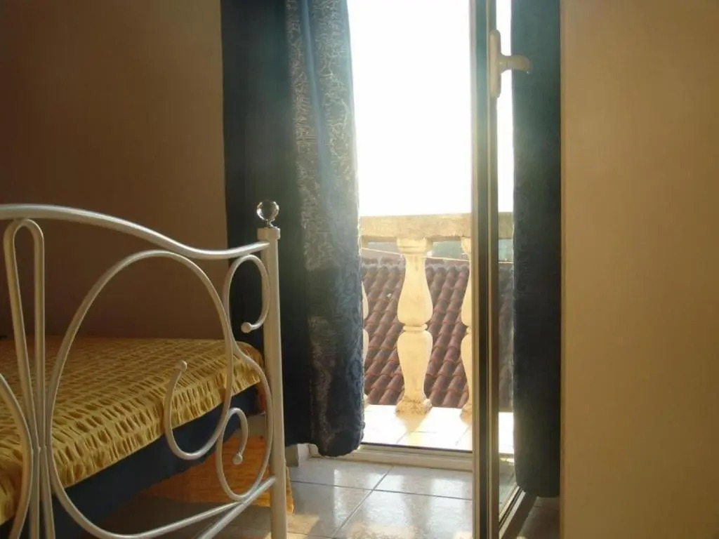 Apartments More - 300 m from beach