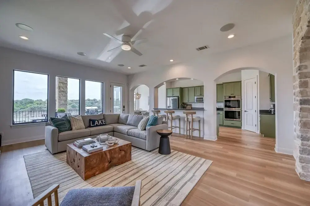 Luxury Lakefront Home-private Dock - Dipping Pool!