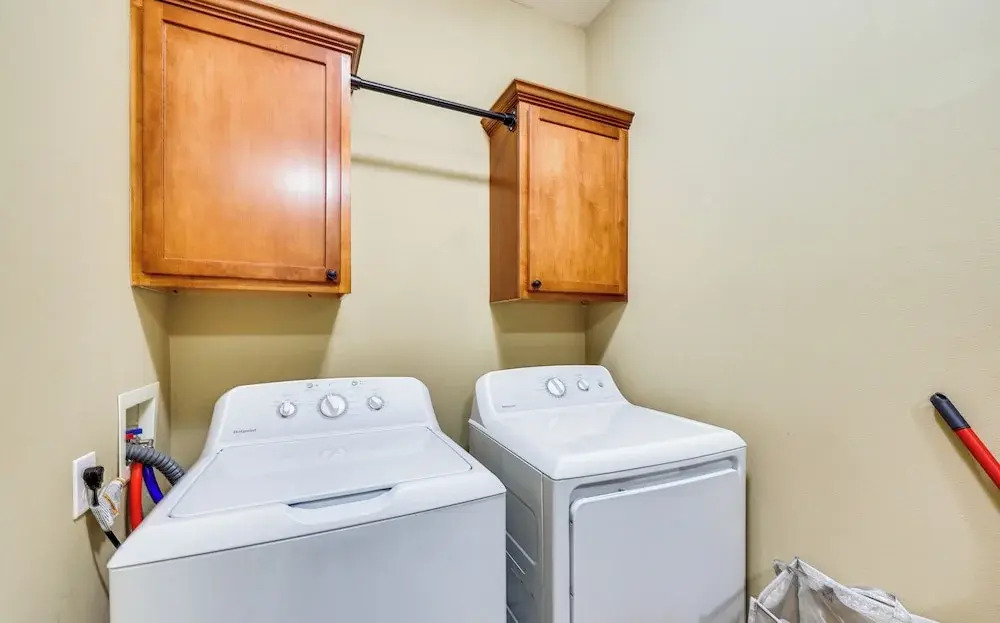 Spacious Family Home 3 Mi to Downtown Fayetteville
