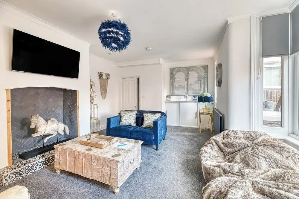 Three Bed Apartment by Guestz