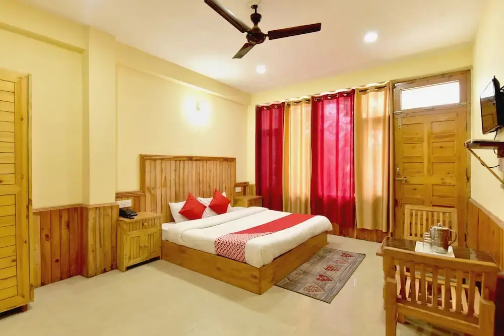 OYO 16988 Hotel White Orchid