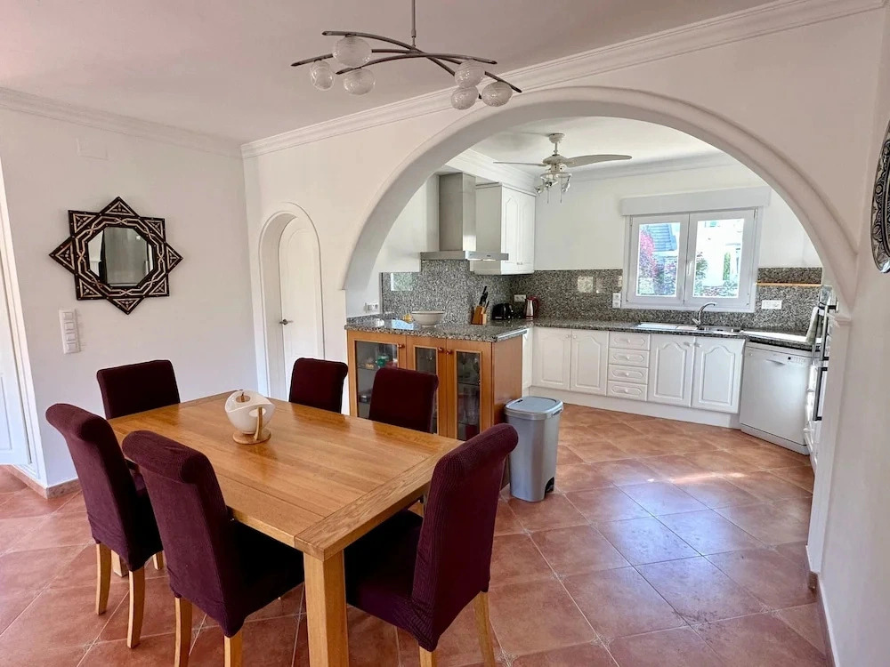 Casa Luna - Three Bedroom Villa with Stunning View