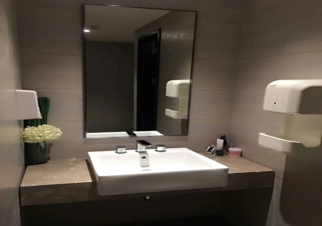 Homeinn Plus Hotel (Shenyang Railway Station East Square Subway Station)