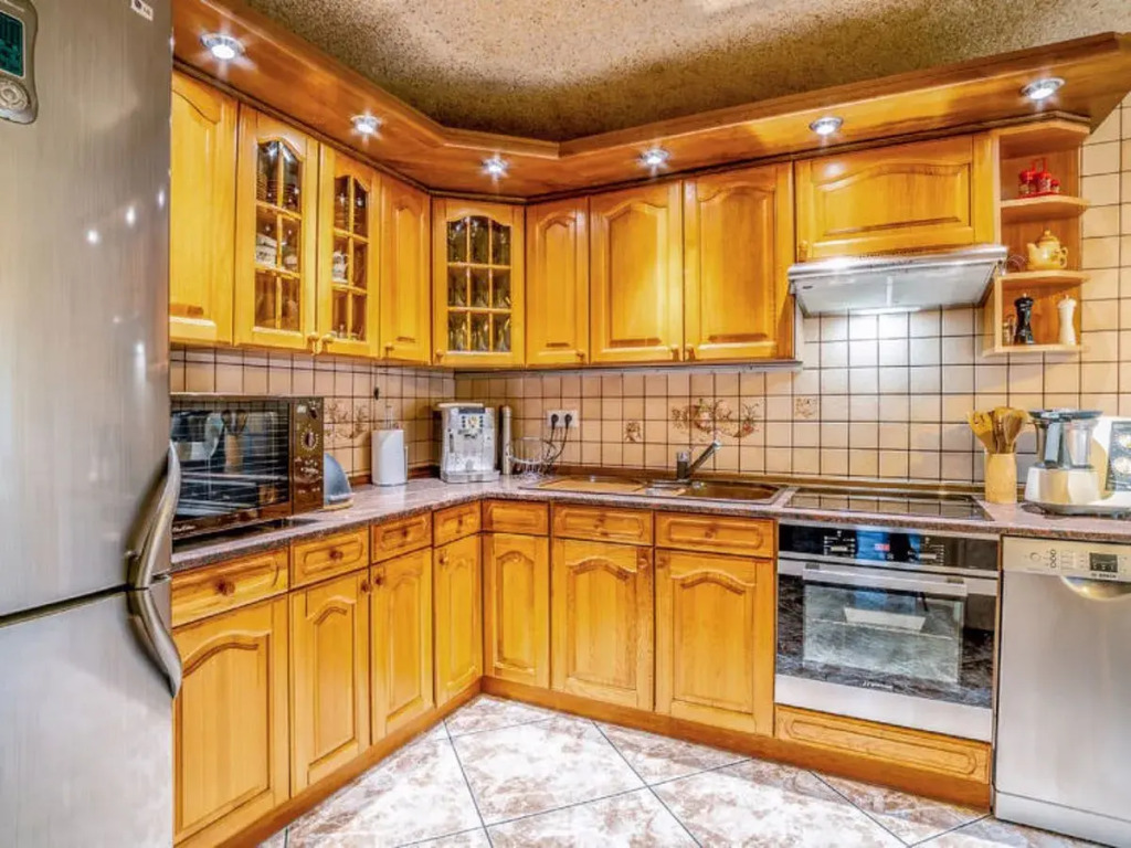 House Lena Kowary