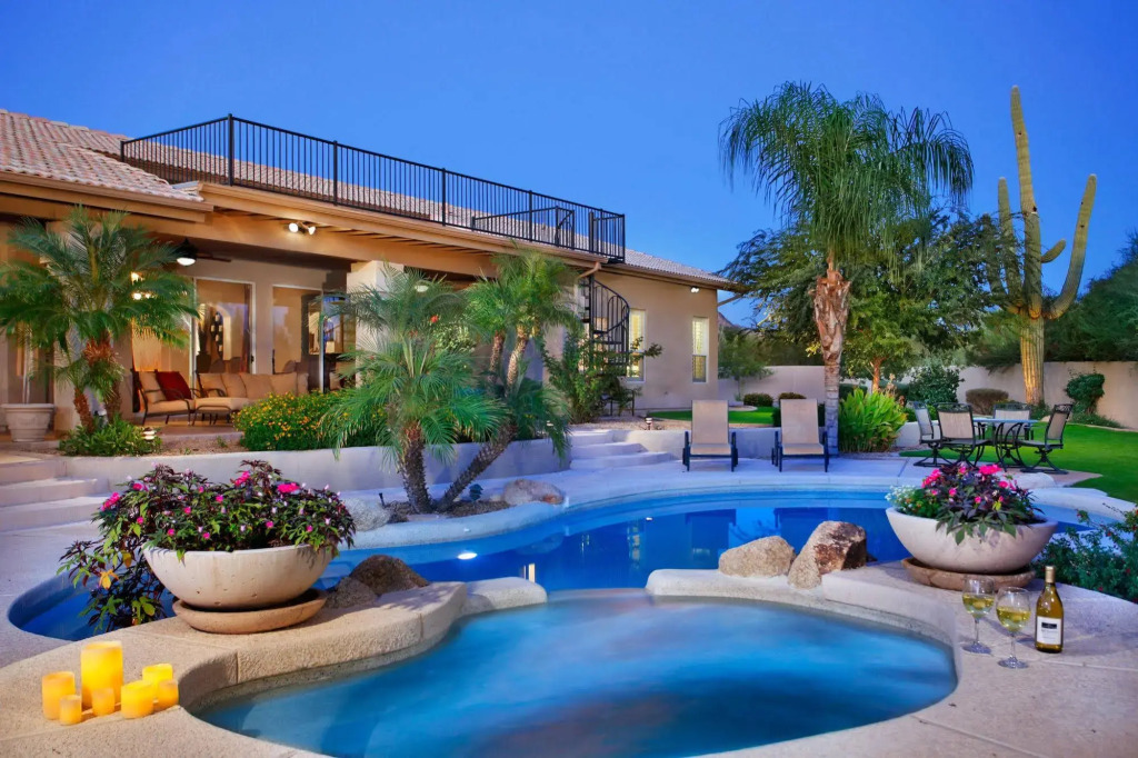 Private Vacation Homes - Scottsdale