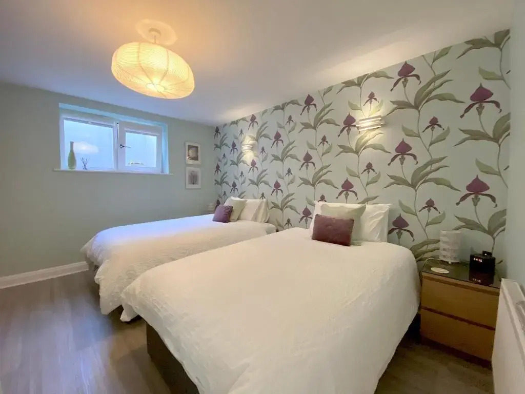 The Garden Apartment, Near Airport & City