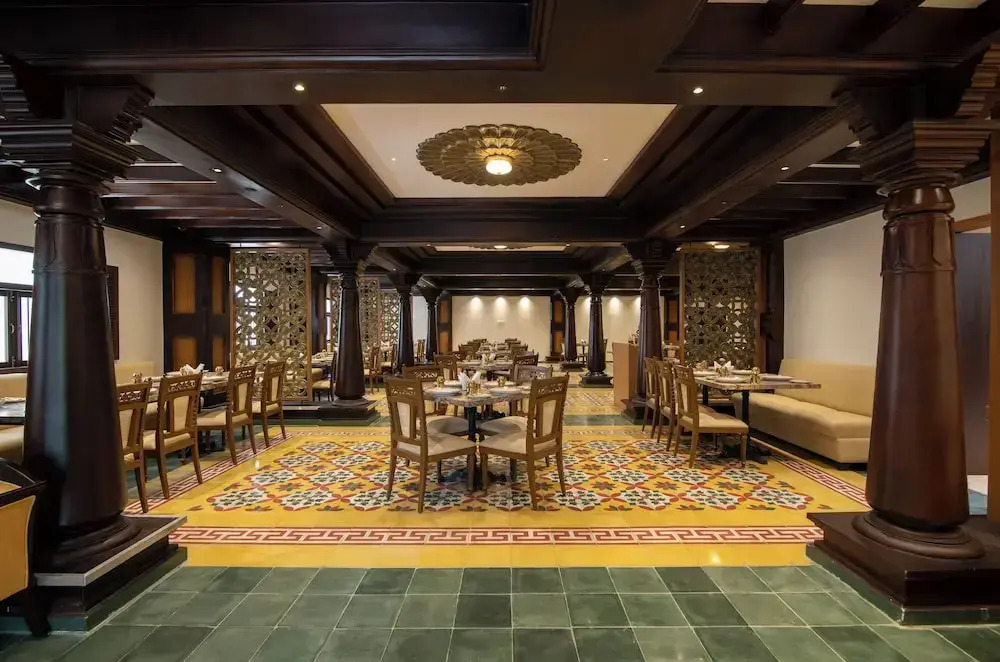 The President Hotel, kumarapark