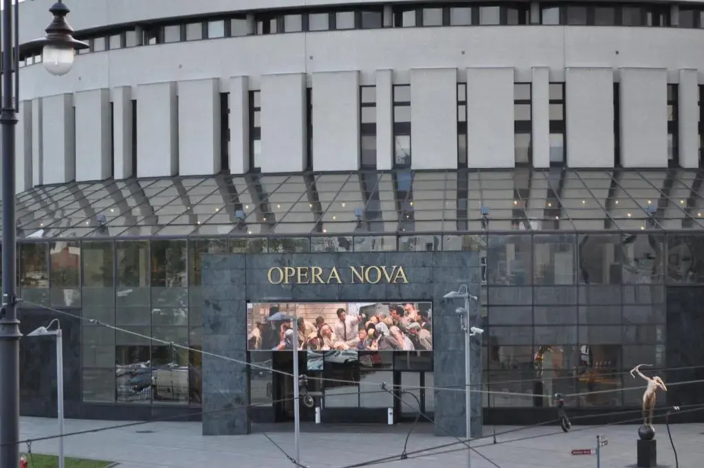 OperaHostel