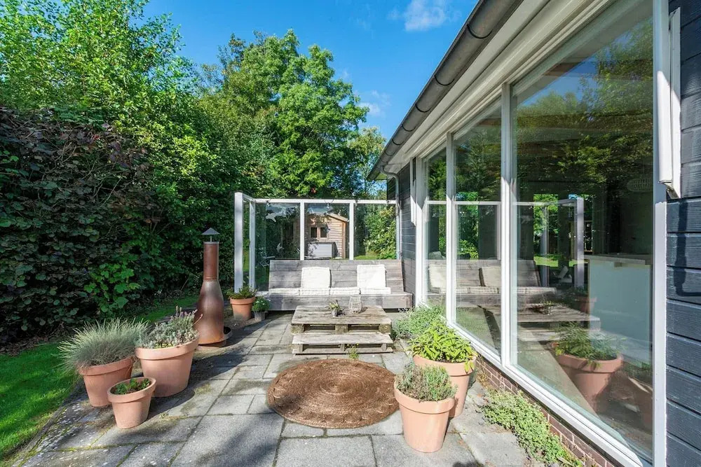 Luxurious Bungalow With Terrace
