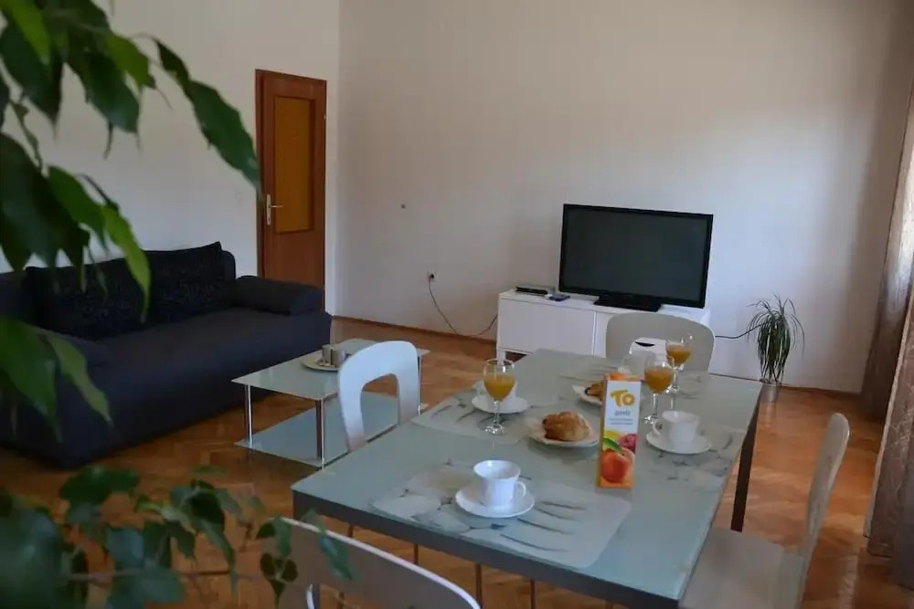 Apartments Marin