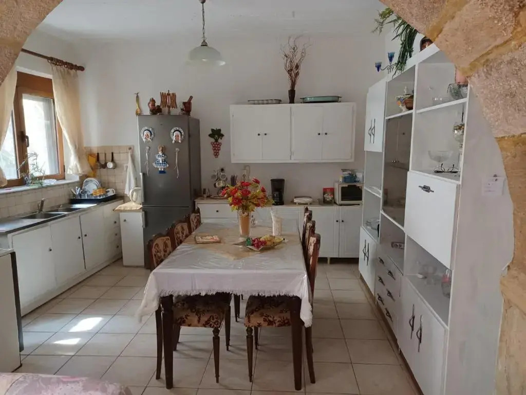 Gintana House