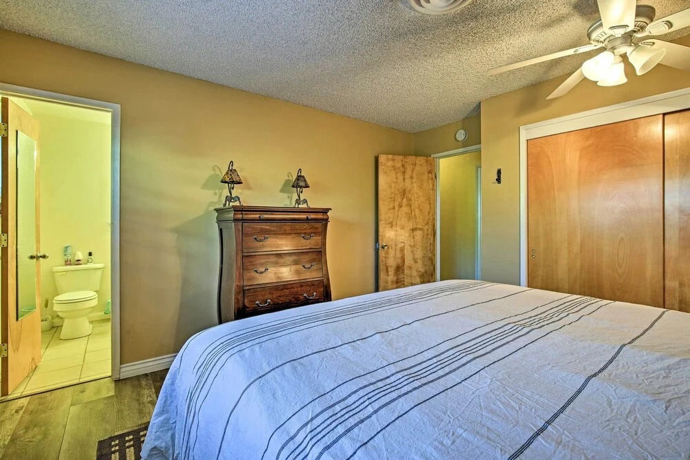 Charming Home, 8 Mi to Joshua Tree Natl Park