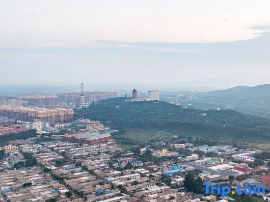 Magnotel Hotel (Jinzhou Linghai Jiuhuashan Park)