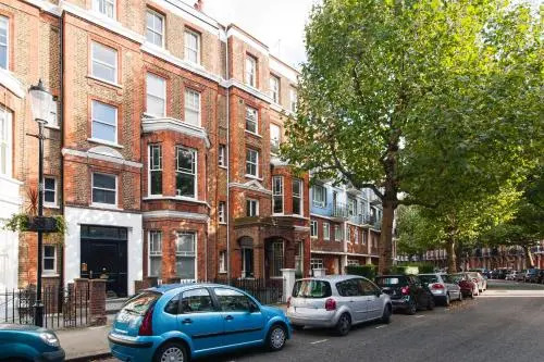 Kensington Garden View Apartment