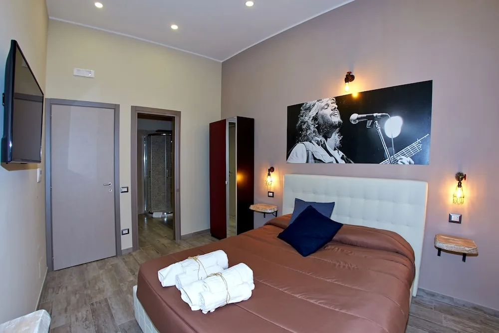 Artisti Sustinea Rooms