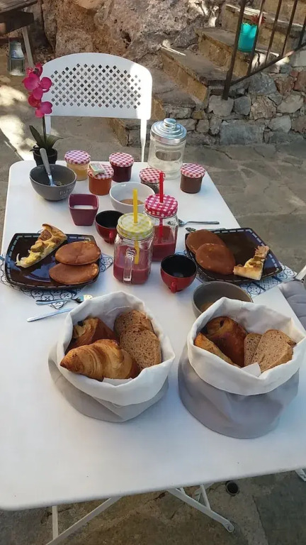 Bastide Provençale Les Mûriers dEngaspaty