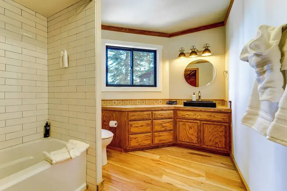 6 Mi to Ski Slopes! Family Tahoe Cabin w/ 3 Decks