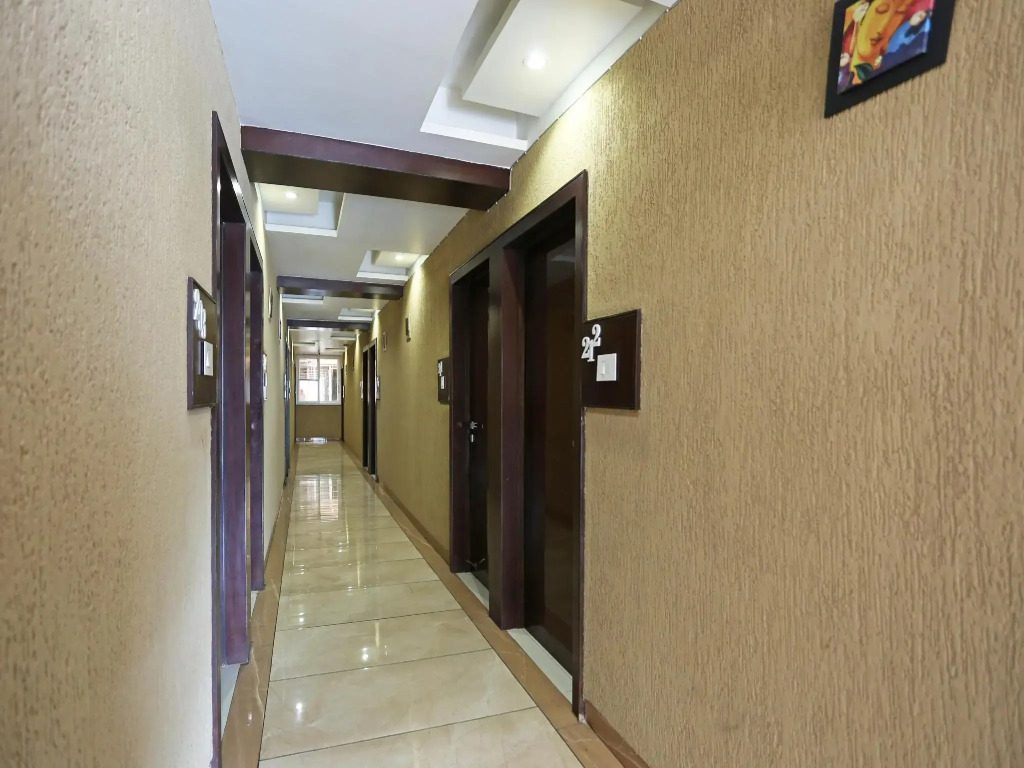 Capital O 8650 Hotel Johri Residency
