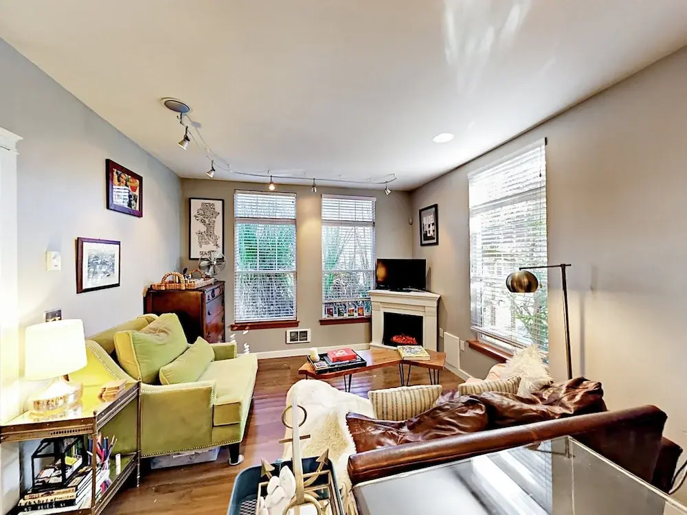 Cozy Capitol Hill W/ Patio 1 Bedroom Cottage