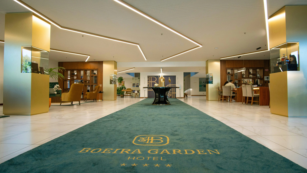 Boeira Garden Hotel Porto Gaia, Curio Collection by Hilton