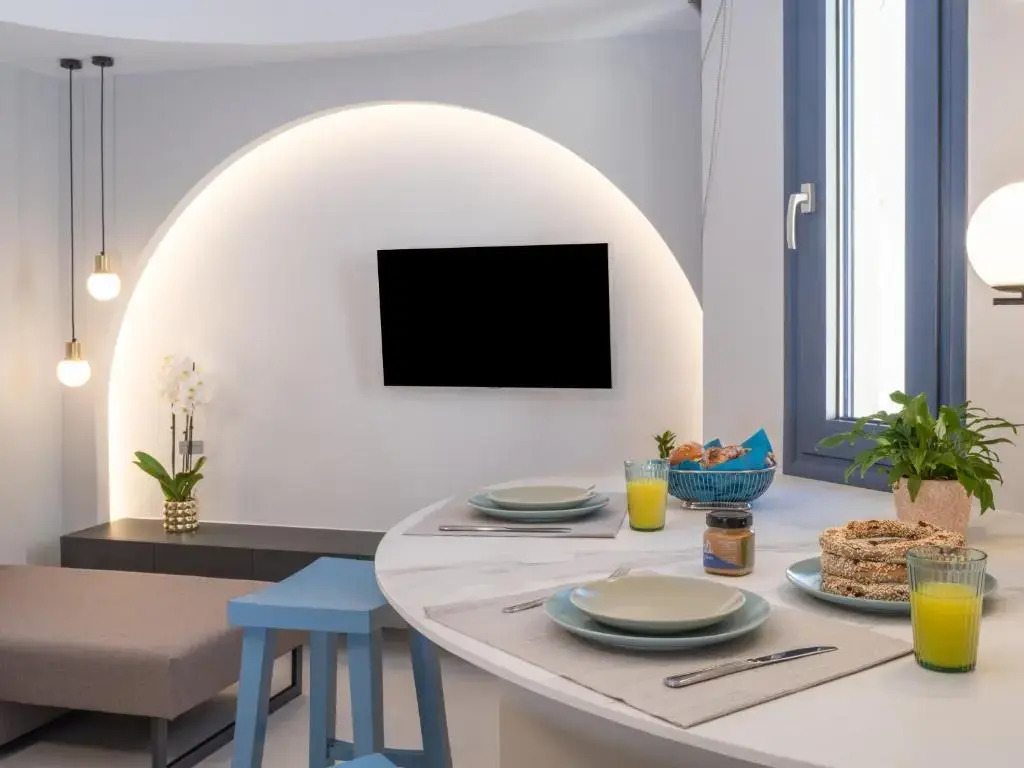 Evans Luxurious Apartment 4
