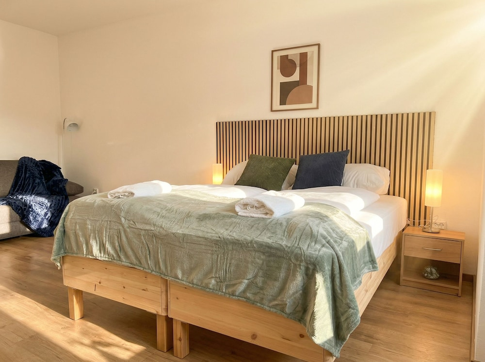 Lovely 3BR Apt With Balcony Rennweg
